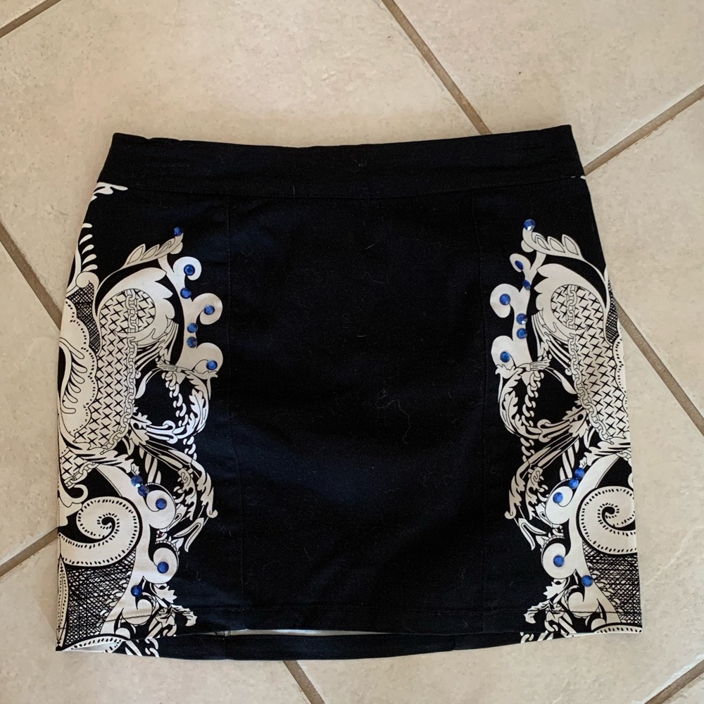 Black mini skirt with white detailing